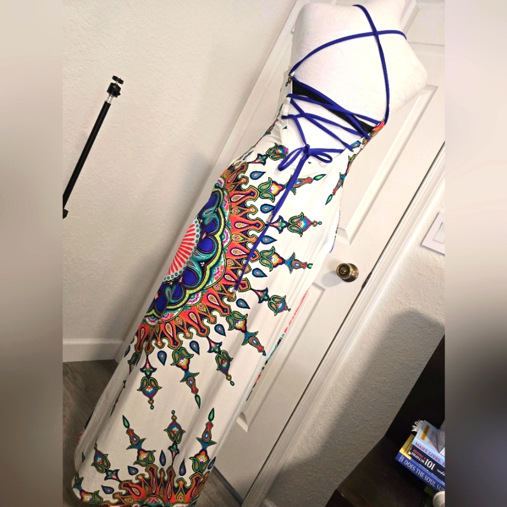 TRINA TURK sexy Maxi beach Dress with Strappy Back. Size XS.